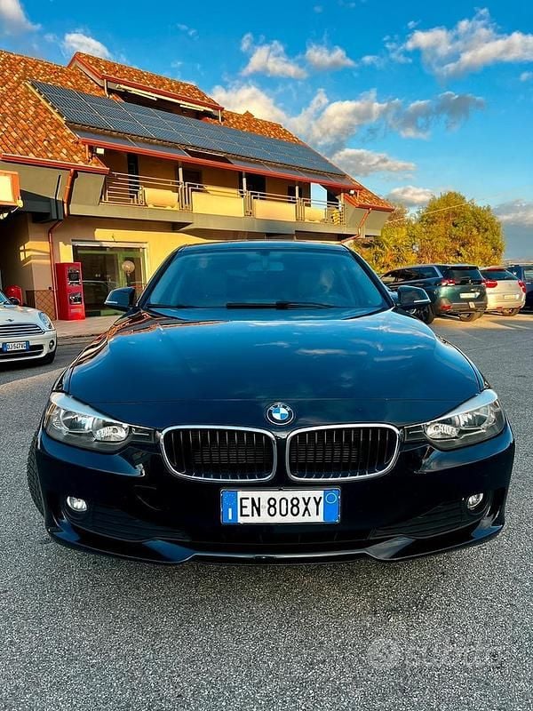 Usata BMW 318 Exclusive 143 CV (105 kW) 2013 Nero Station wagon
