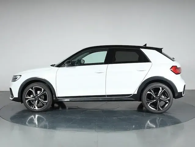 Usata Audi A1 Ambiente 116 CV (85 kW) 2025 Bianco ghiaccio metallizzato SUV