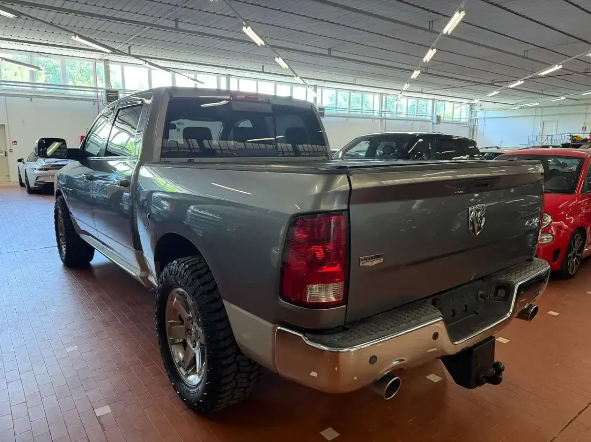 Usata Dodge Ram 390 CV (286 kW) 2011 Grigio Pick-up