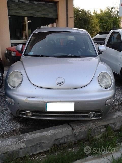 Usata VW New Beetle 90 CV (66 kW) 1999 Grigio Utilitaria