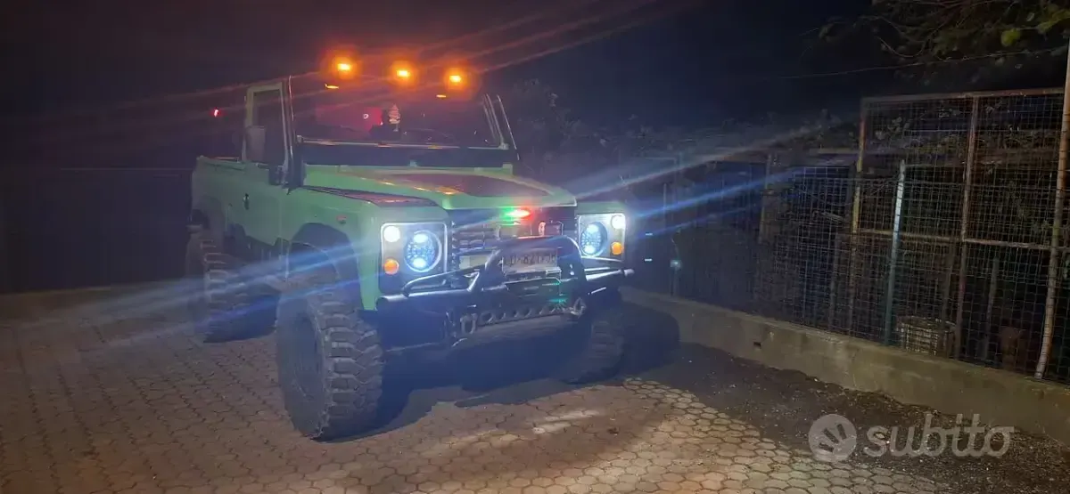 Usata Land Rover Defender 86 CV (63 kW) 1989 SUV