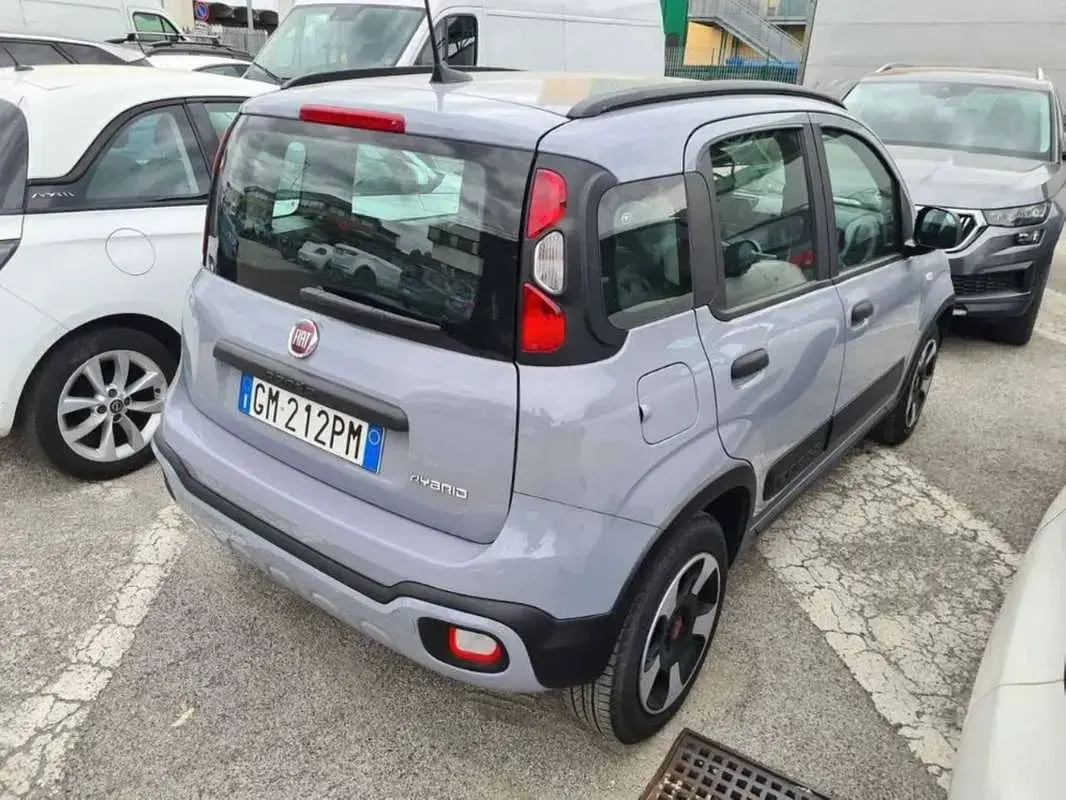 Usata Fiat Panda Cross Cross 69 CV (50 kW) 2023 Blu/azzurro Utilitaria