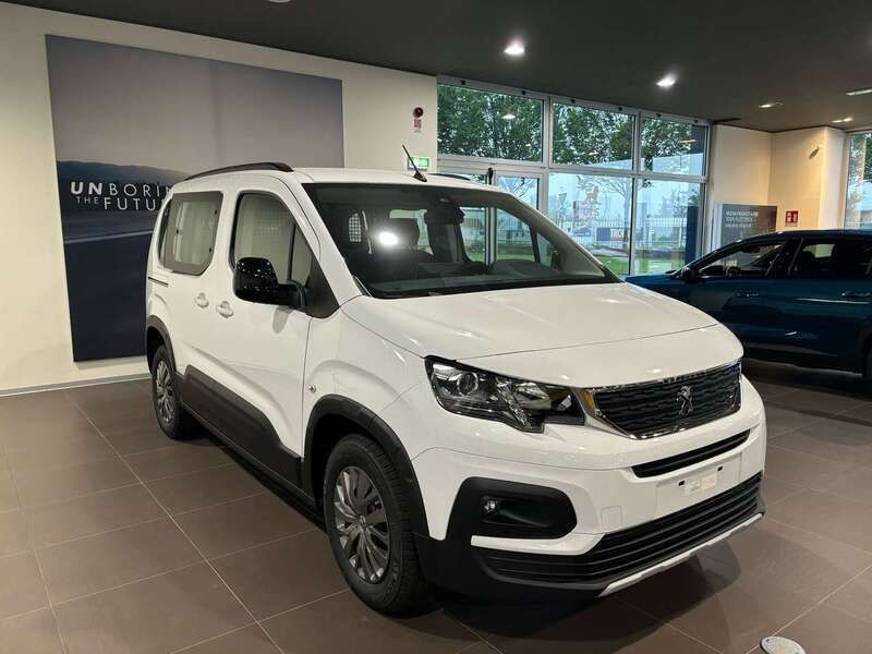 Bianco pastello Usata 2023 Peugeot Rifter Allure Monovolume | 27.000 € (Molto cara) - Immagine 1/4