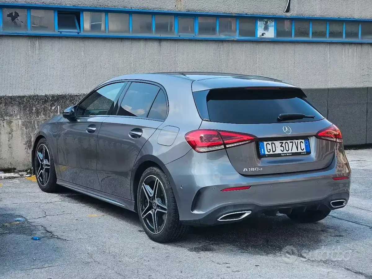 Usata Mercedes A180 Premium 2021 Grigio Berlina