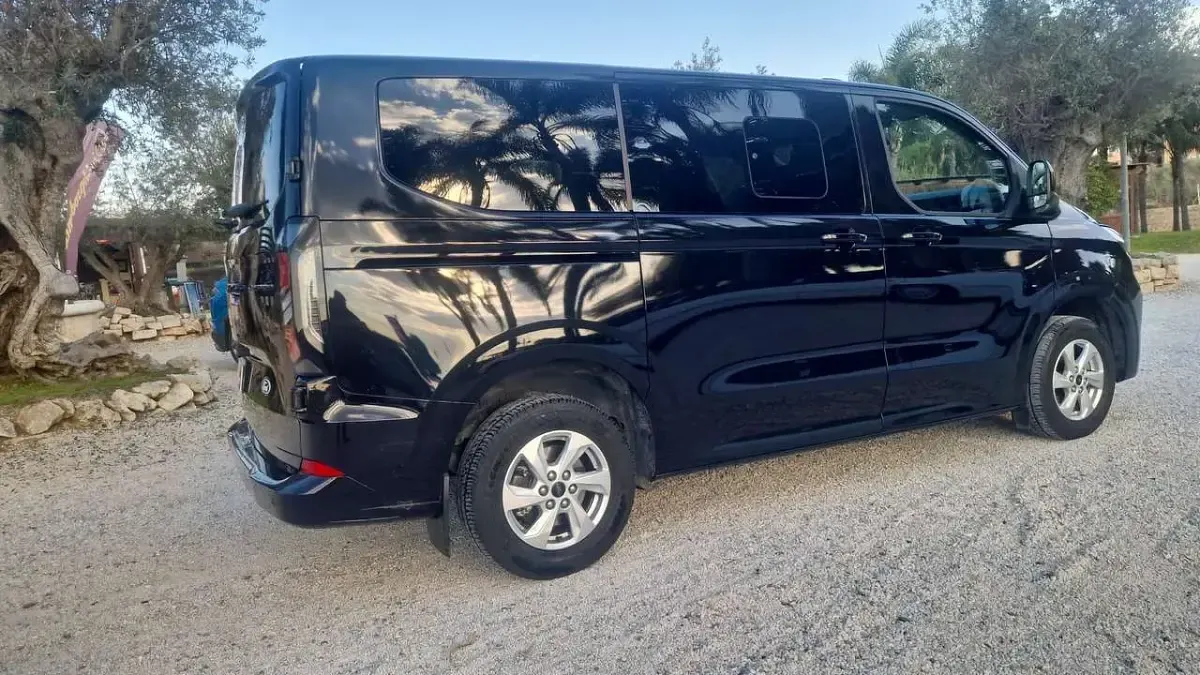 Usata Ford Transit Custom 150 CV (110 kW) 2025 Nero Furgone