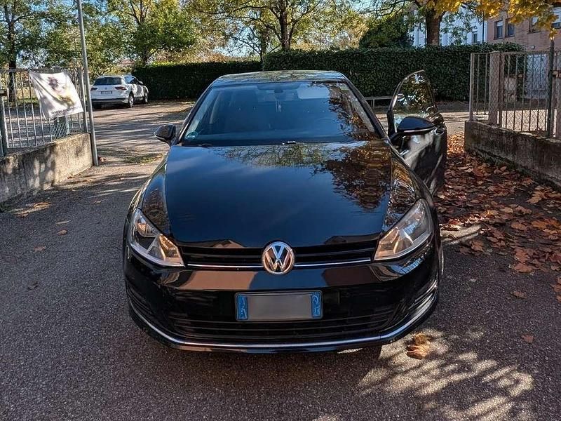 Usata VW Golf VII Highline 110 CV (80 kW) 2016 Berlina