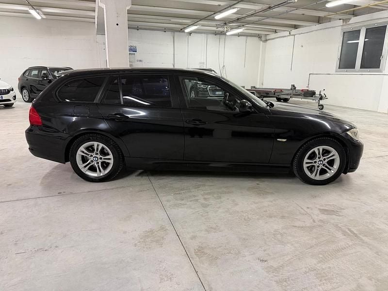 Usata BMW 320 Efficient Dynamics 177 CV (130 kW) 2010 Nero Station wagon