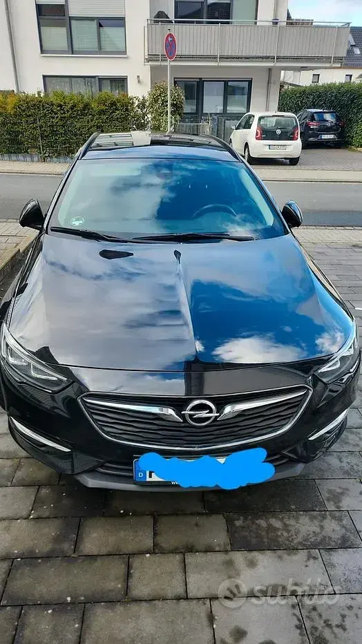 Usata Opel Insignia Sport 136 CV (100 kW) 2019 Nero Utilitaria