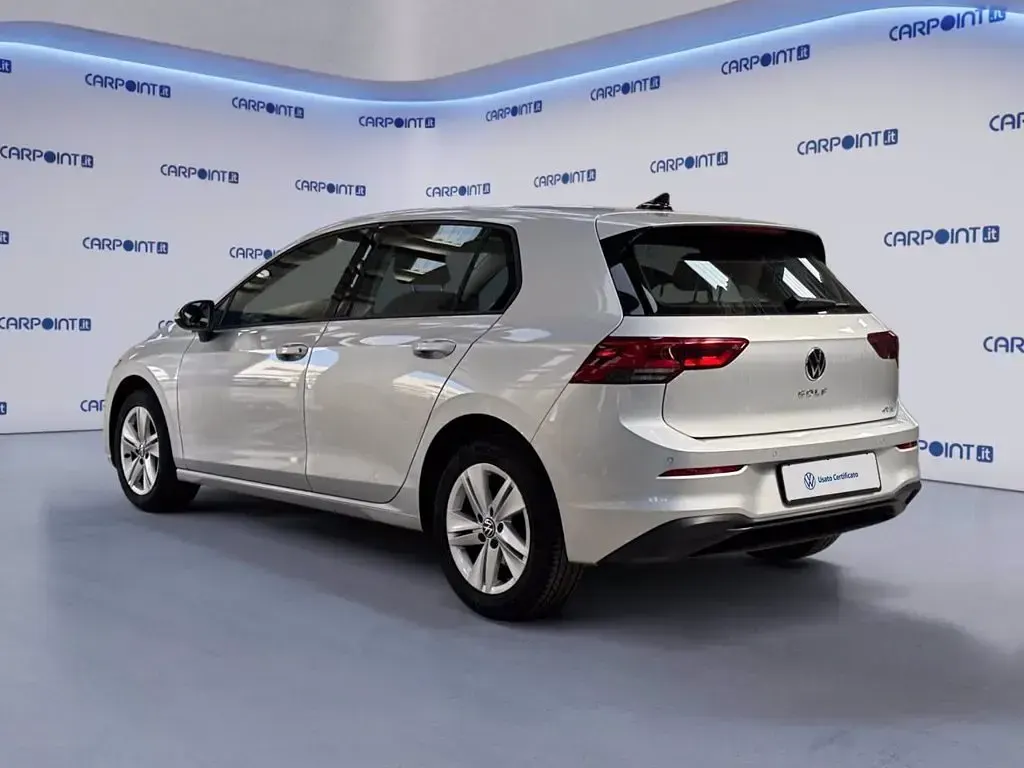 Usata VW Golf VIII Life 110 CV (80 kW) 2020 Argento Berlina