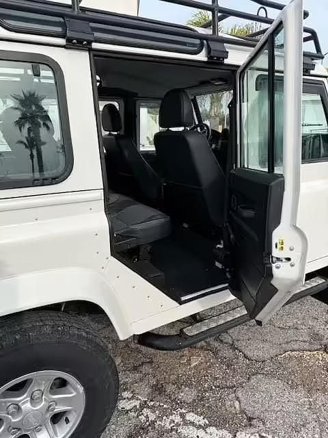 Usata Land Rover Defender 122 CV (89 kW) 2010 Bianco Station wagon