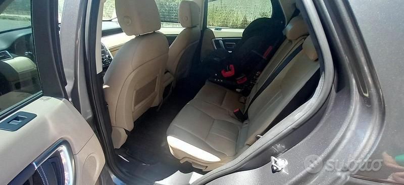 Usata Land Rover Discovery Sport 180 CV (132 kW) 2016 Grigio SUV