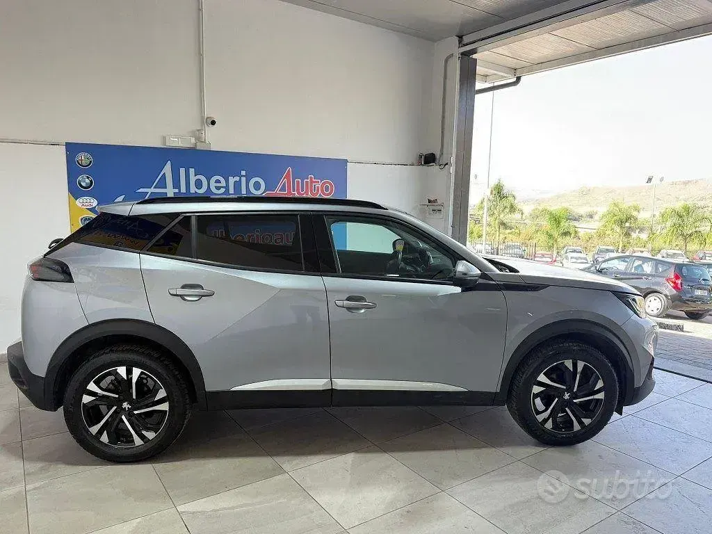 Usata Peugeot 2008 Allure 110 CV (80 kW) 2021 Grigio SUV