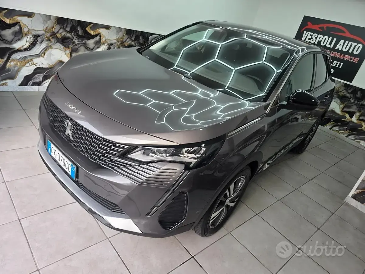 Usata Peugeot 3008 Allure 131 CV (96 kW) 2022 Grigio SUV