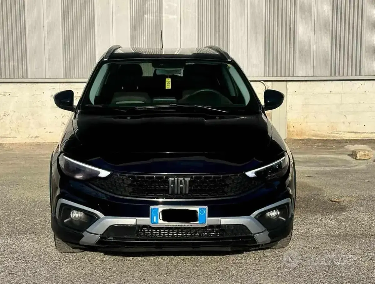 Usata Fiat Tipo Cross 131 CV (96 kW) 2022 Nero Station wagon