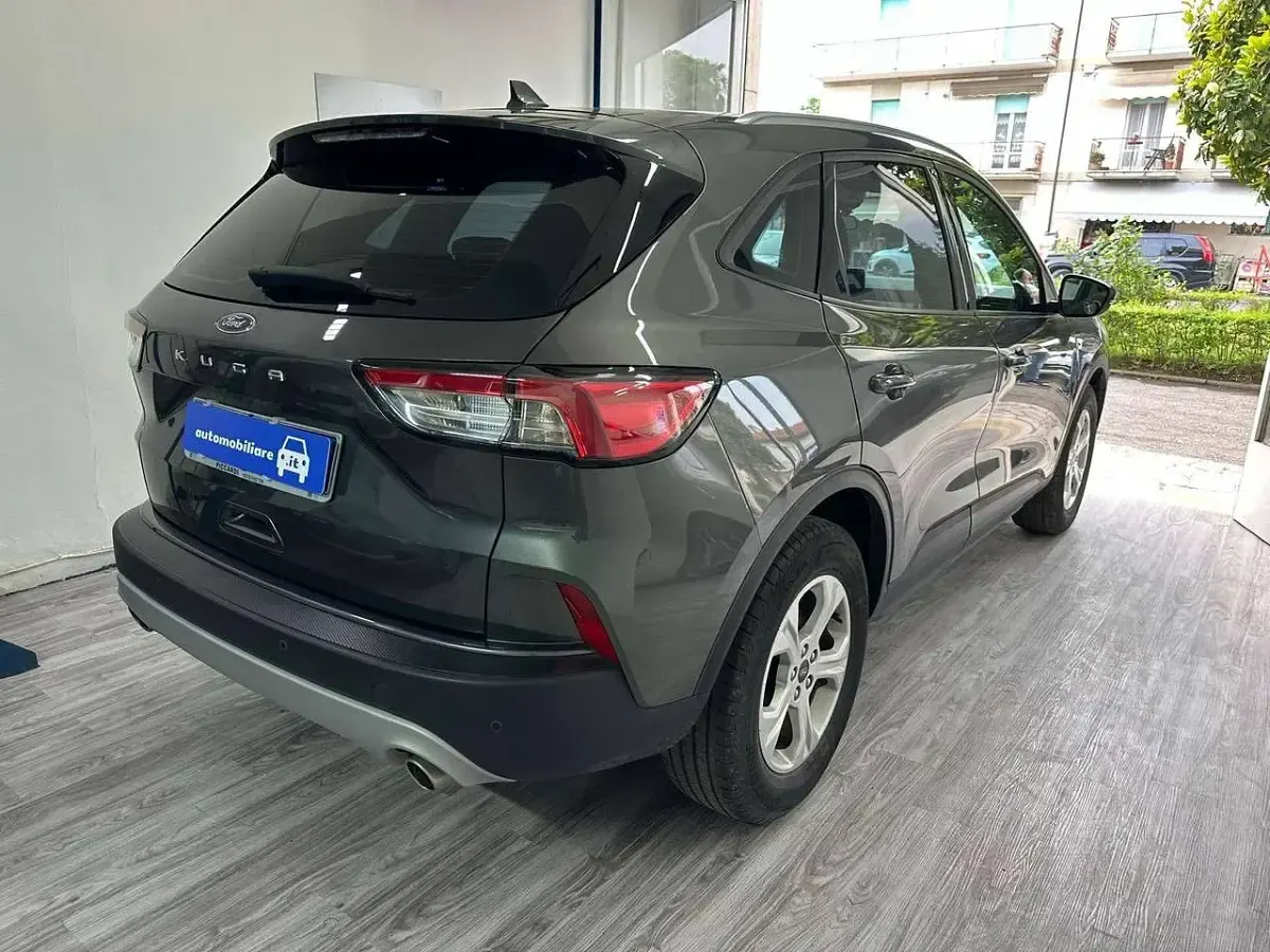 Usata Ford Kuga 120 CV (88 kW) 2021 Grigio SUV