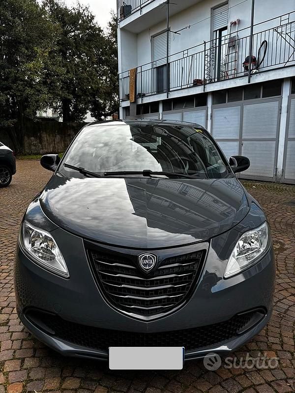 Usata Lancia Ypsilon S 69 CV (50 kW) 2014 Grigio Utilitaria