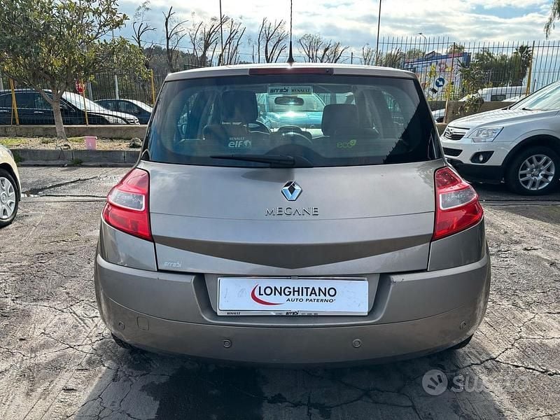 Usata Renault Mégane Cabriolet 172 CV (126 kW) 2008 Grigio Cabrio