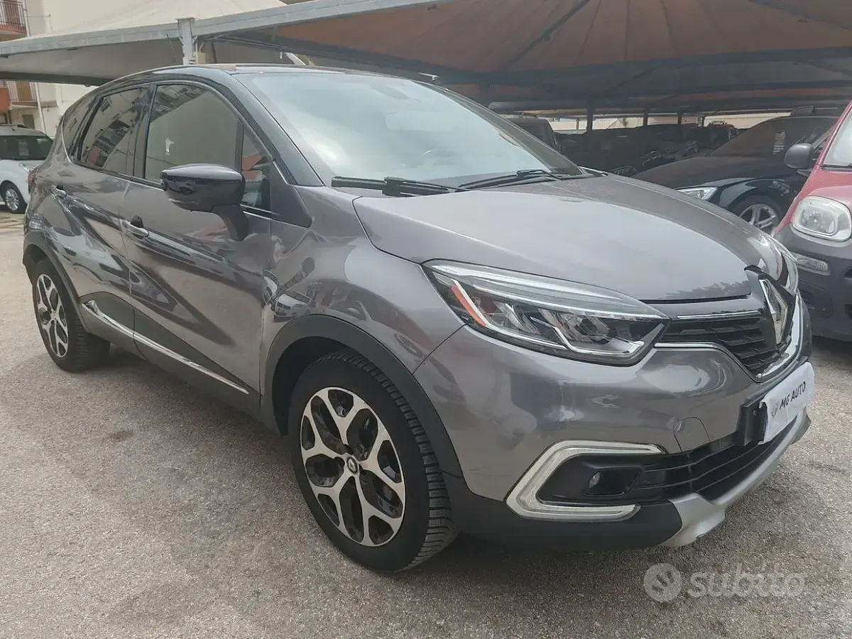 Usata Renault Captur Intens 90 CV (66 kW) 2018 Grigio SUV