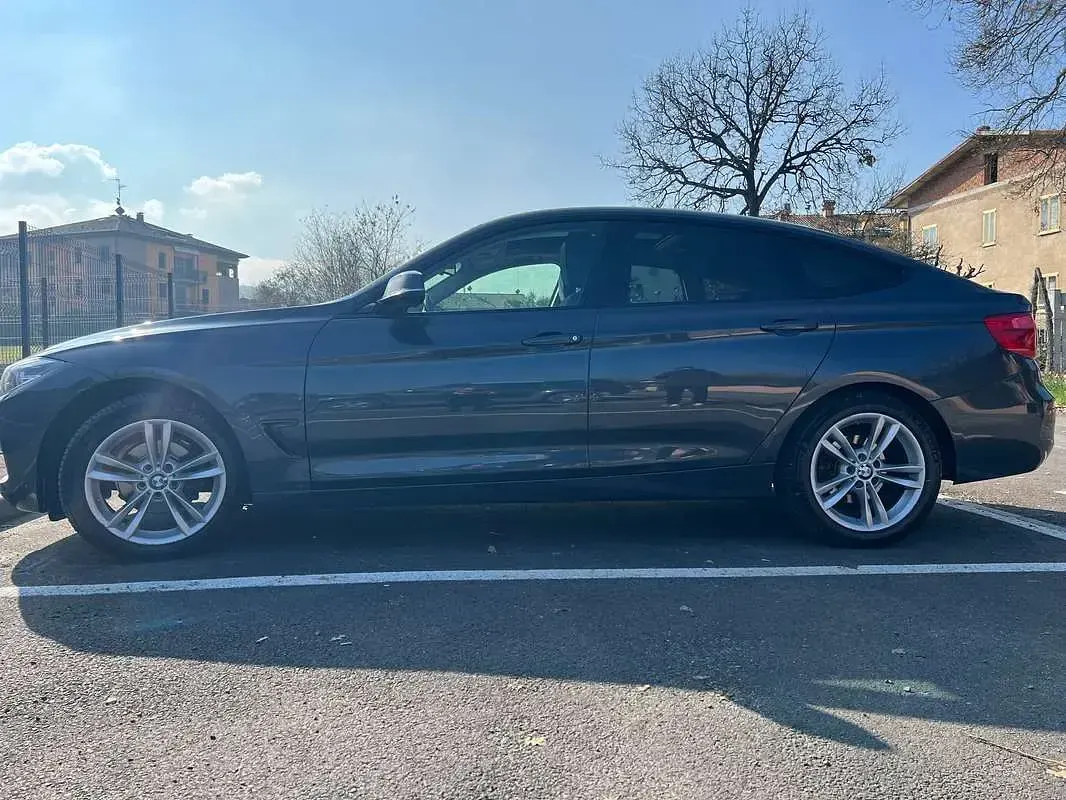 Usata BMW 318 Advantage 150 CV (110 kW) 2017 Blu/azzurro Berlina