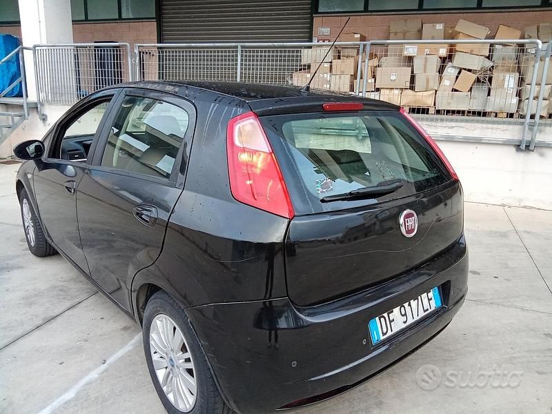 Usata Fiat Grande Punto 80 CV (58 kW) 2009 Nero Utilitaria