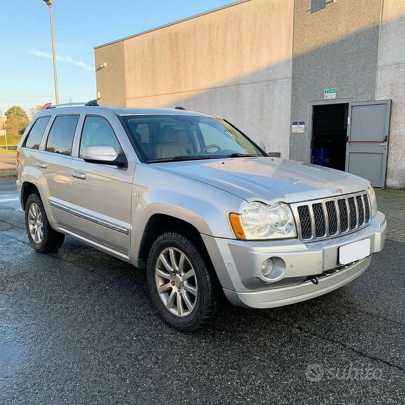Usata Jeep Grand Cherokee Overland 218 CV (160 kW) 2006 Grigio SUV