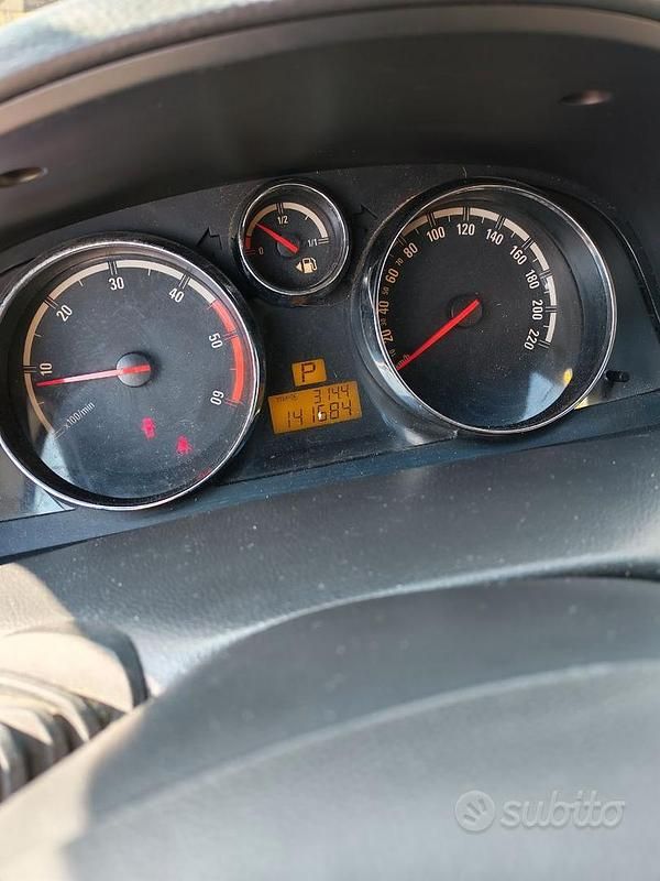 Usata Opel Antara 150 CV (110 kW) 2007 Marrone SUV