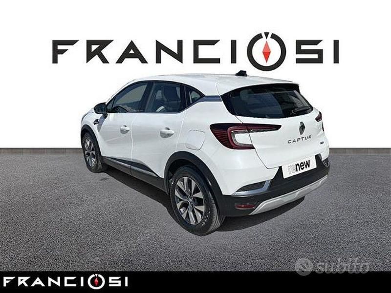 Usata Renault Captur Intens 160 CV (117 kW) 2021 Bianco SUV