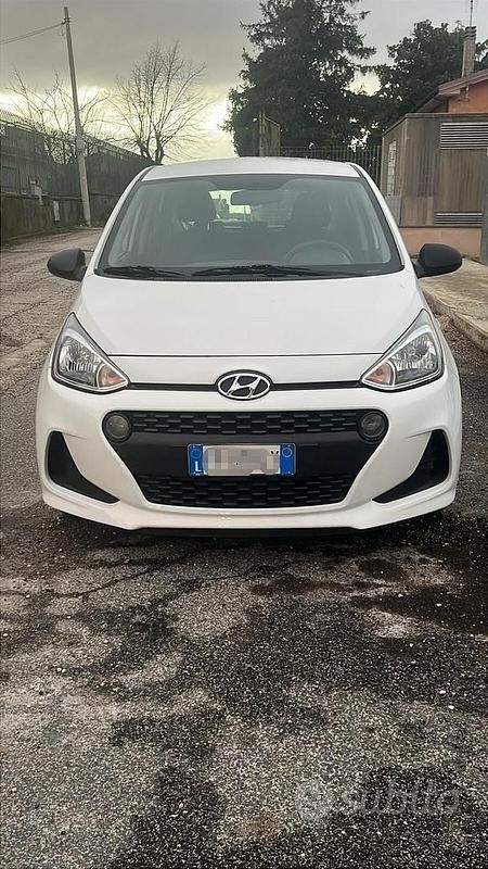 Usata Hyundai i10 Style 66 CV (48 kW) 2018 Bianco Utilitaria