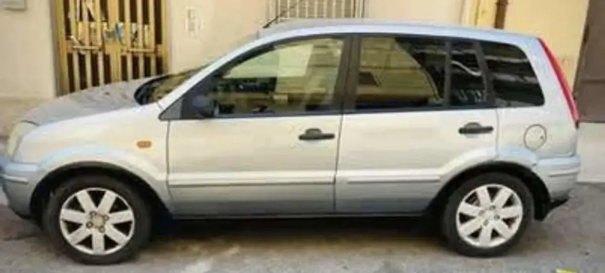 Usata Ford Fusion 68 CV (50 kW) 2005 Utilitaria