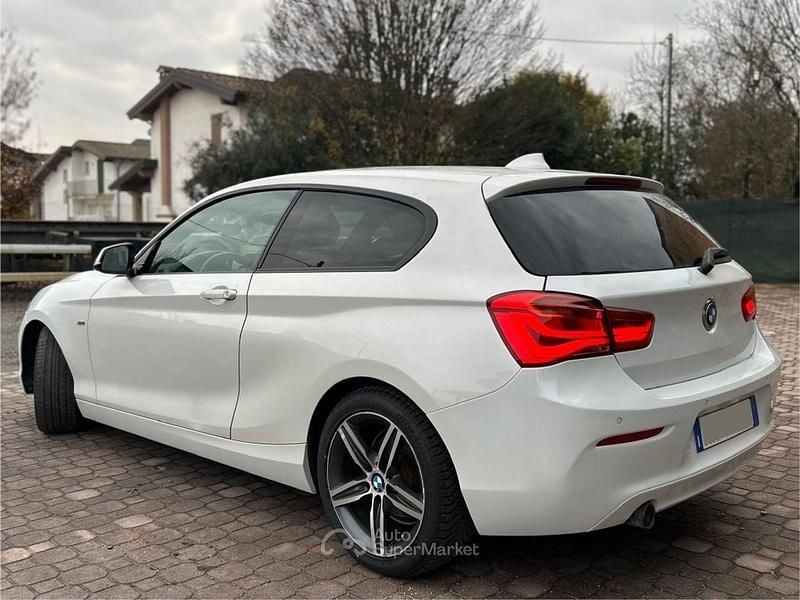 Usata BMW 116 Sport Line 116 CV (85 kW) 2016 Bianco Utilitaria