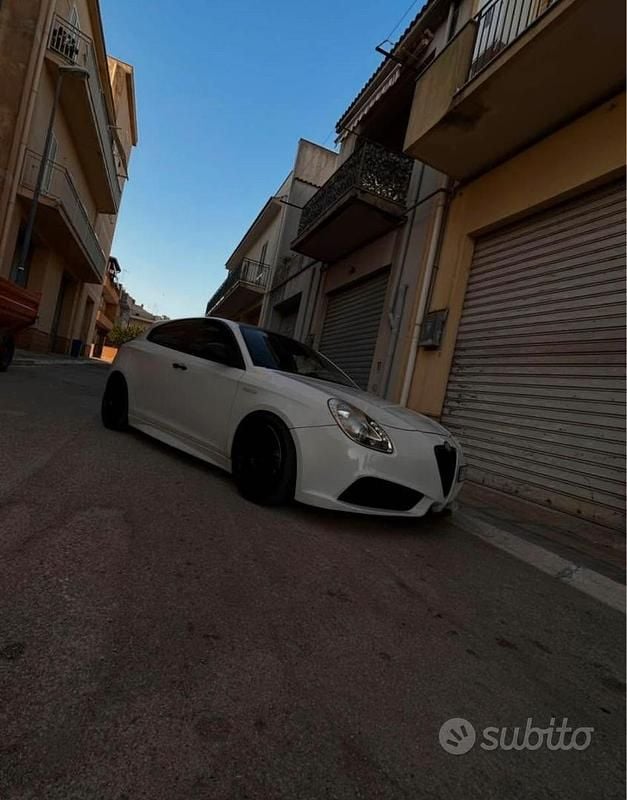 Usata Alfa Romeo Giulietta 170 CV (125 kW) 2011 Bianco Utilitaria