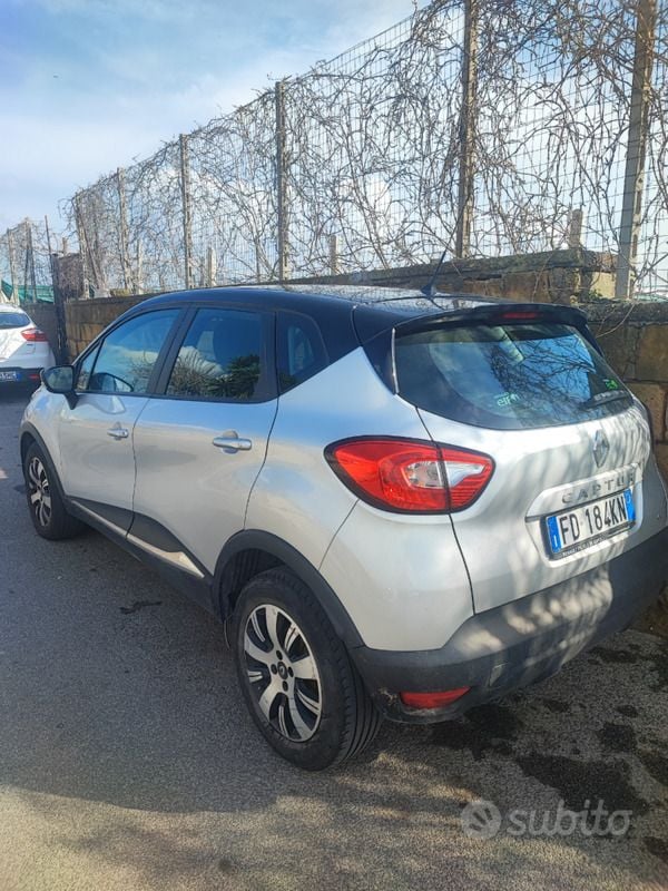 Usata Renault Captur 90 CV (66 kW) 2017 Grigio SUV