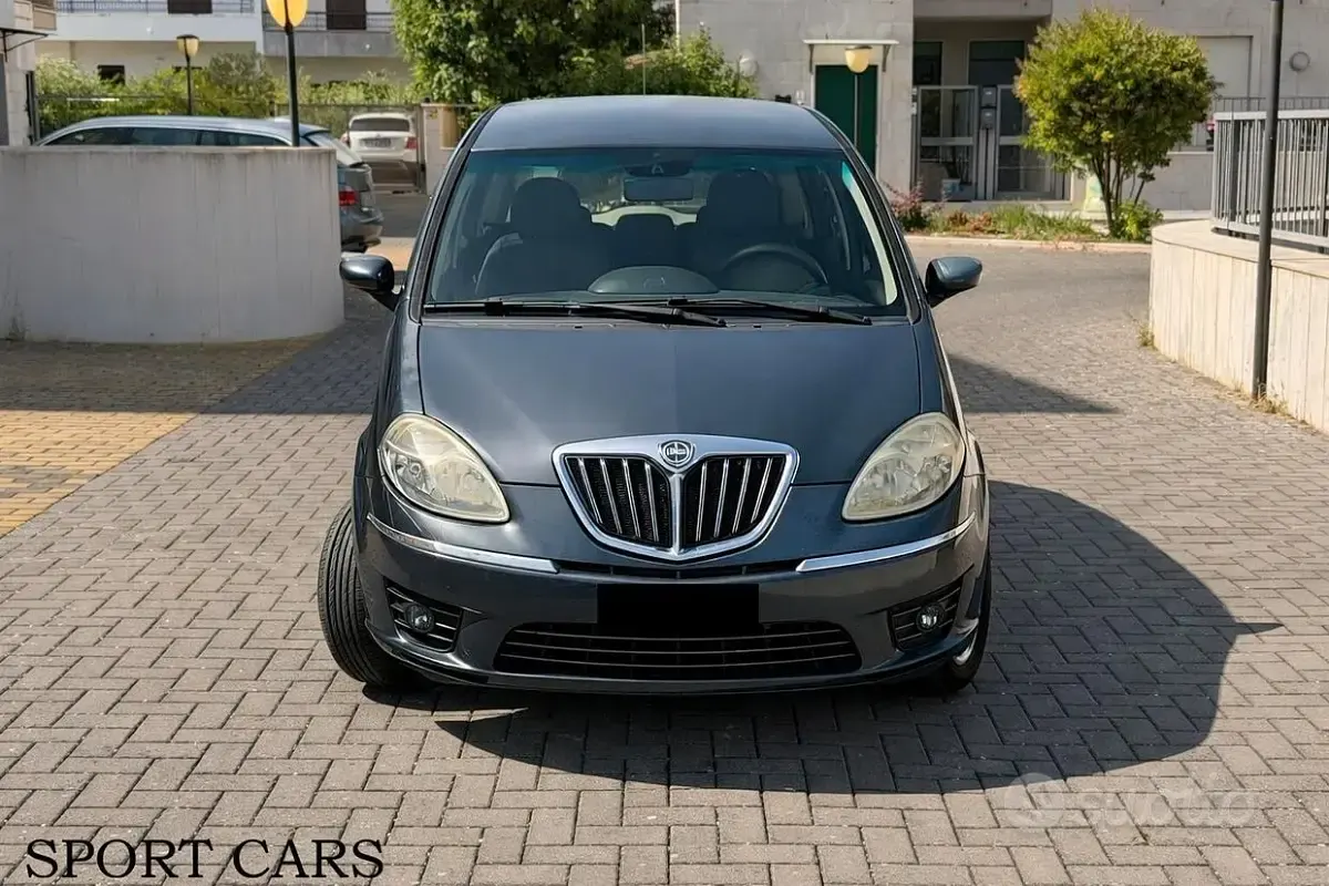 Usata Lancia Musa 69 CV (50 kW) 2009 Bluazzurro Monovolume