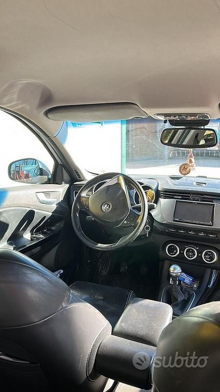 Usata Alfa Romeo Giulietta 140 CV (102 kW) 2011 Grigio Utilitaria