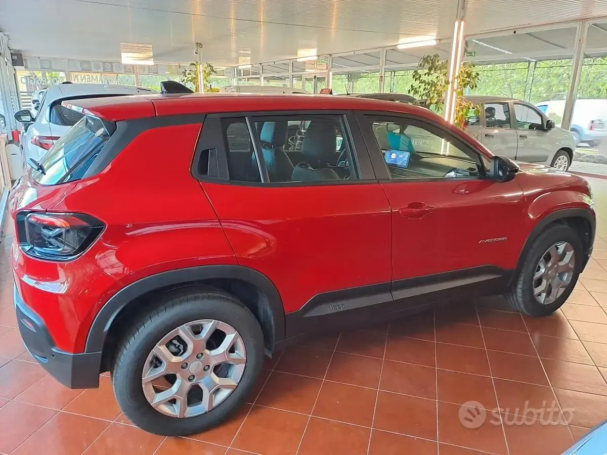 Usata Jeep Avenger Altitude 101 CV (74 kW) 2023 Rosso SUV