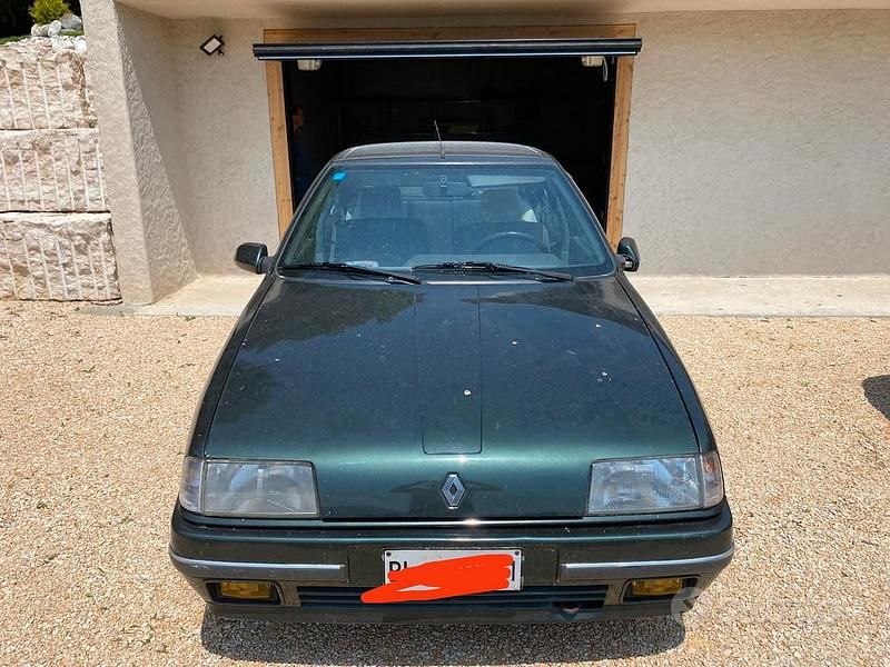 Usata Renault 19 77 CV (56 kW) 1992 Verde Berlina