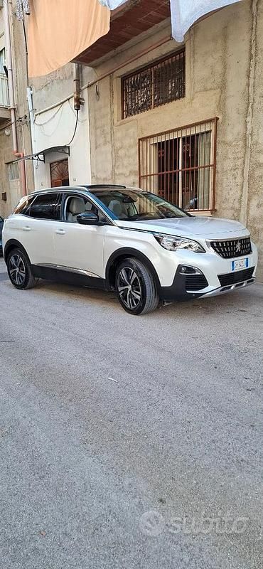 Usata 2018 Peugeot 3008 SUV | 16.000 € (Cara) - Immagine 1/4