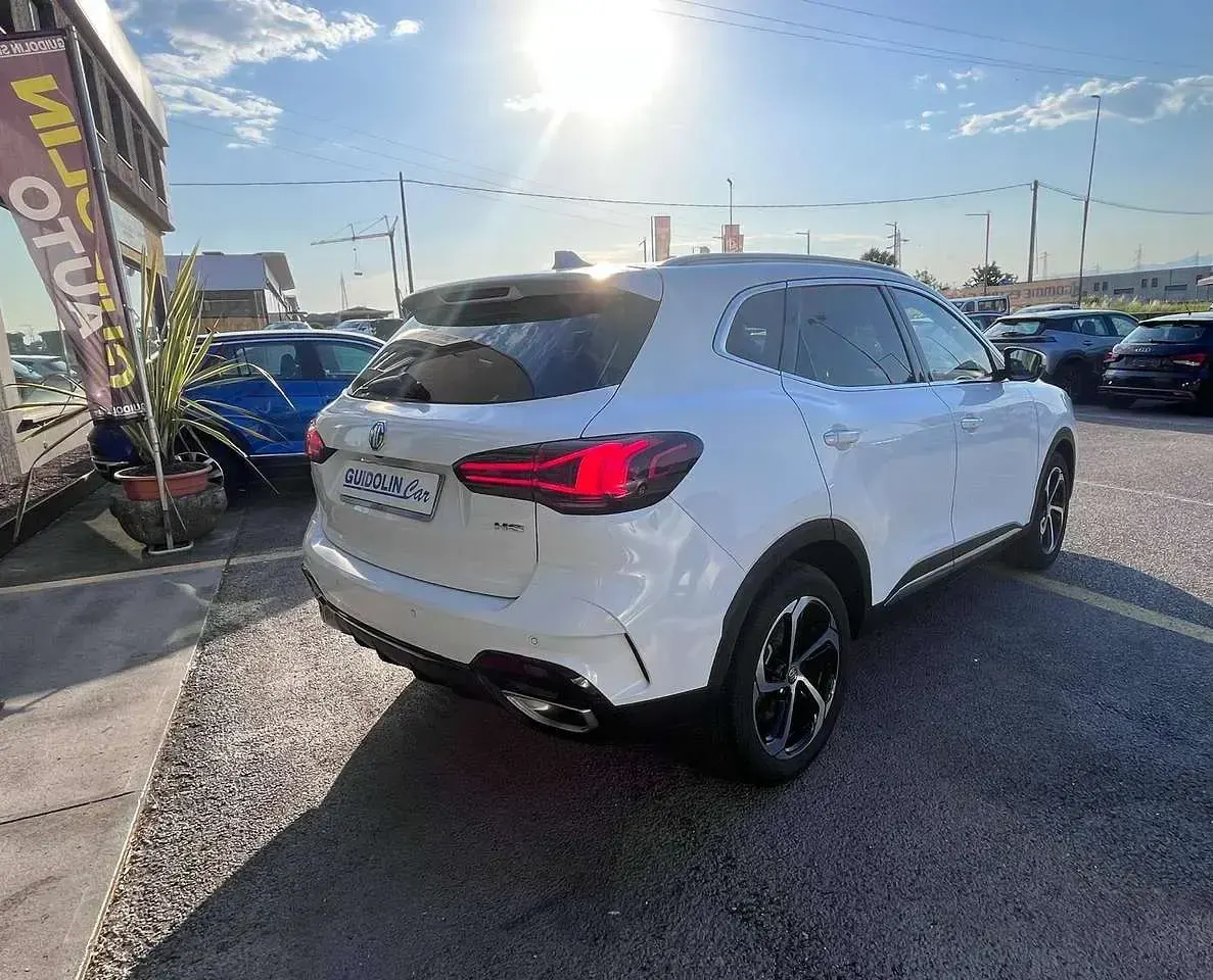 Usata MG HS Luxury 162 CV (119 kW) 2024 Bianco SUV