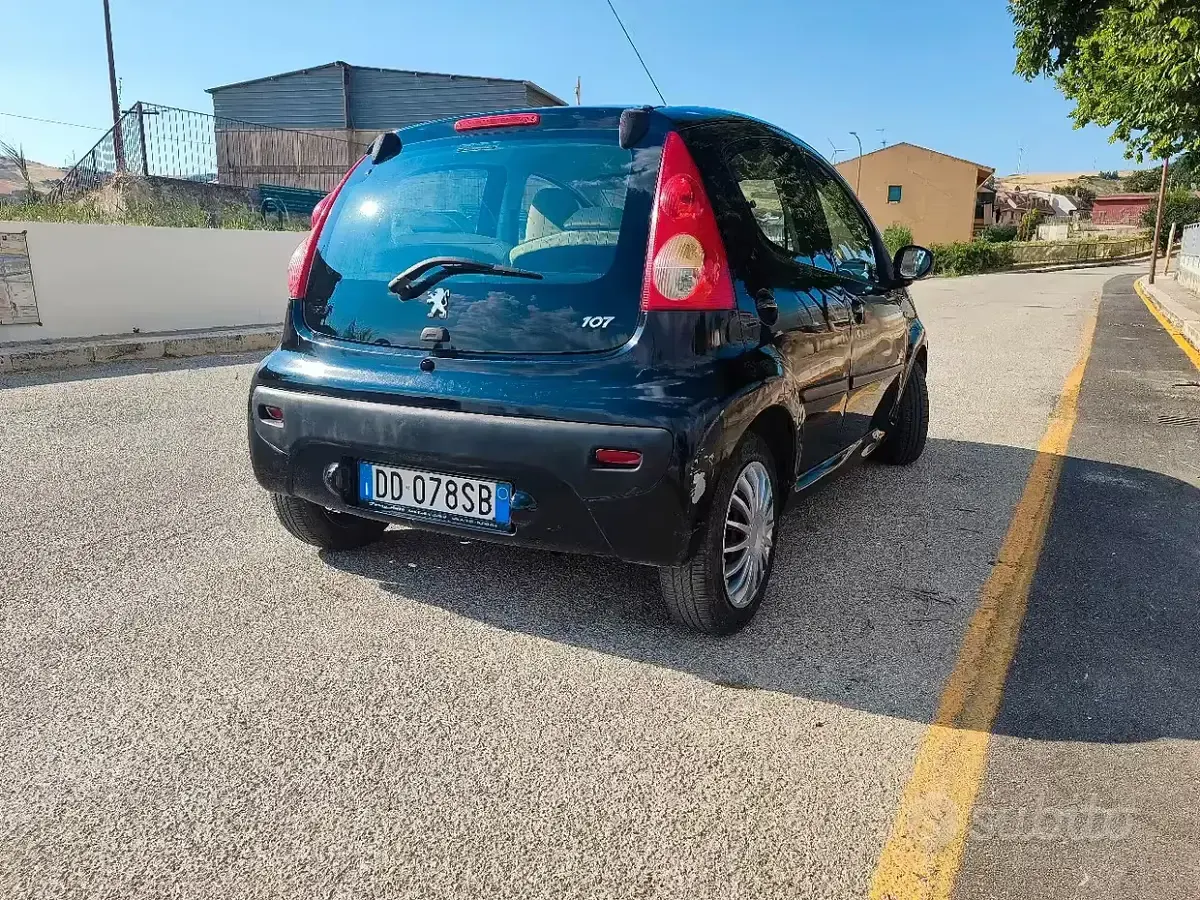 Usata Peugeot 107 68 CV (50 kW) 2006 Nero Utilitaria
