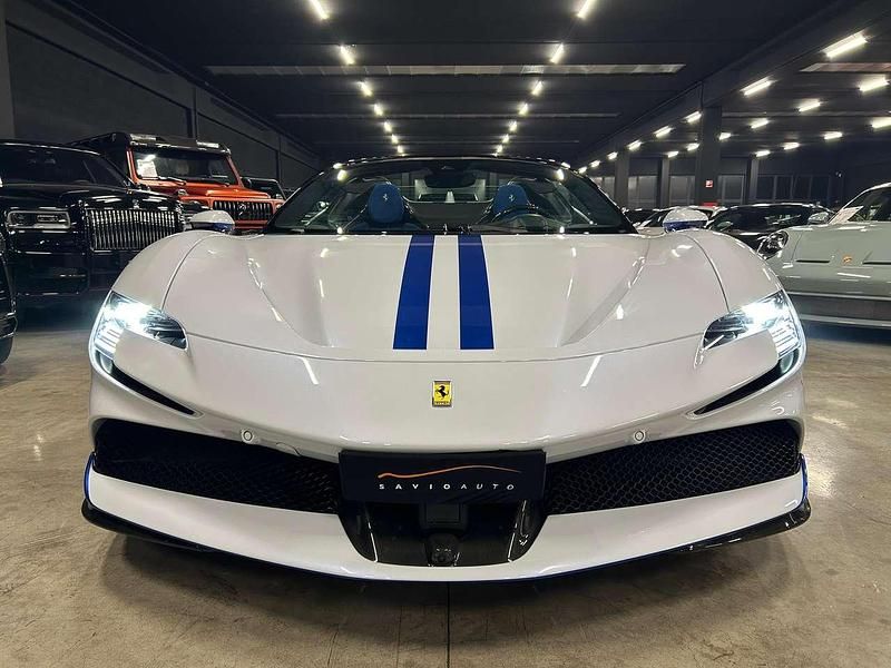 Usata Ferrari SF90 780 CV (573 kW) 2024 Bianco motomi Cabrio
