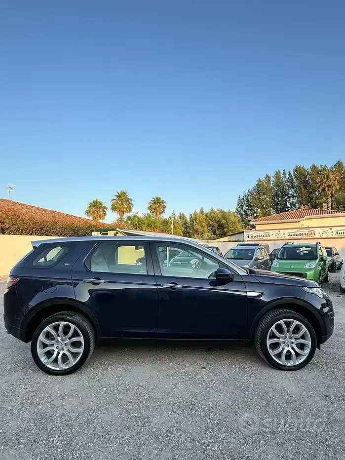 Usata Land Rover Discovery 4 HSE Luxury 150 CV (110 kW) 2015 Blu SUV