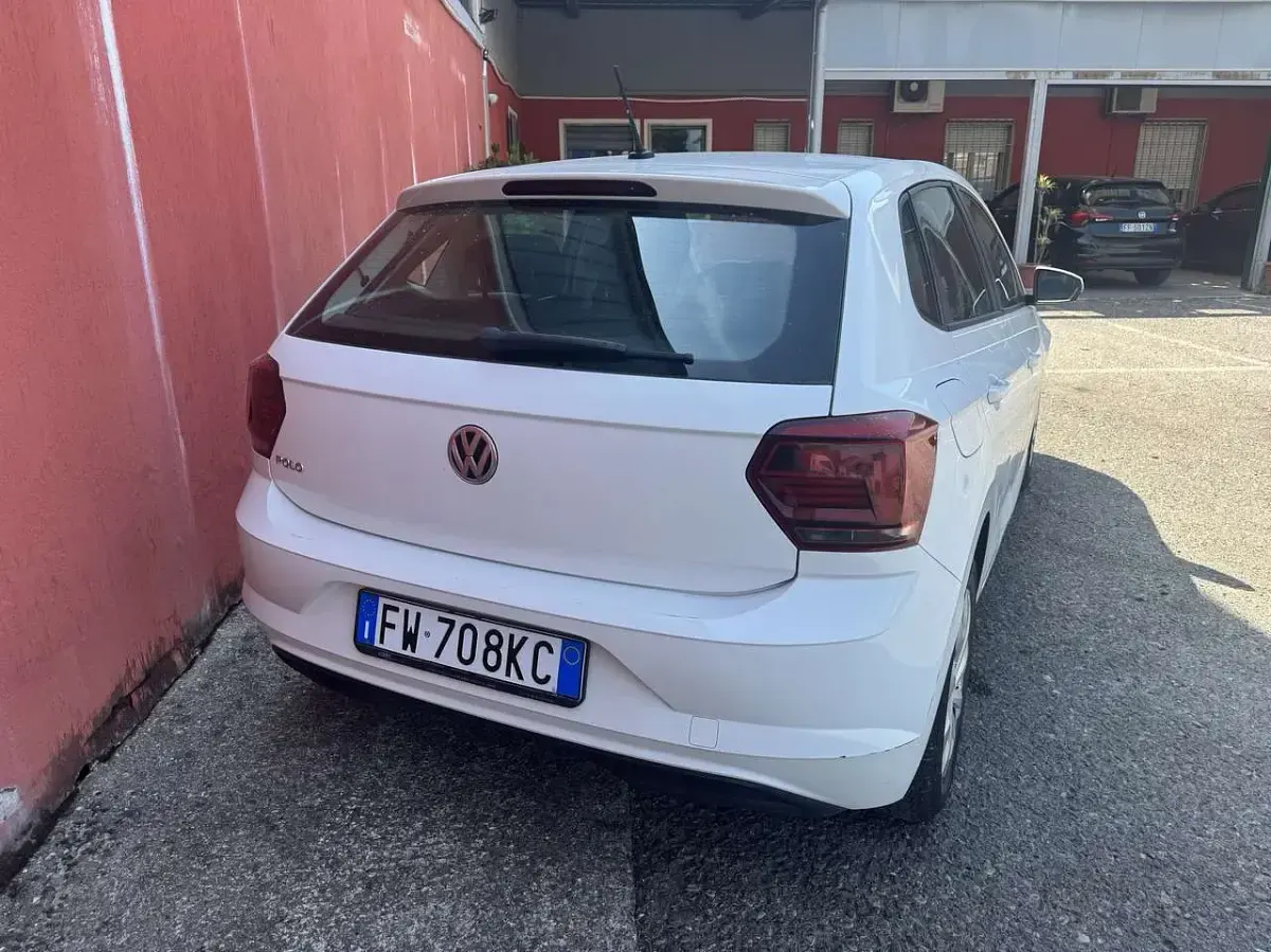 Usata VW Polo Trendline 65 CV (47 kW) 2019 Bianco pastello Utilitaria
