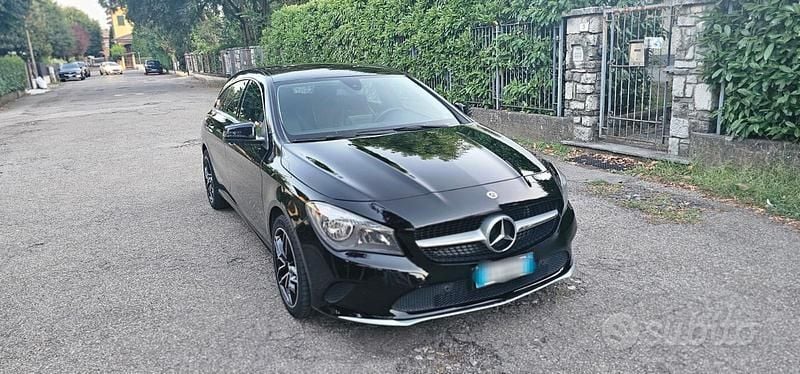 Usata Mercedes CLA200 Shooting Brake Premium 136 CV (100 kW) 2017 Nero Station wagon