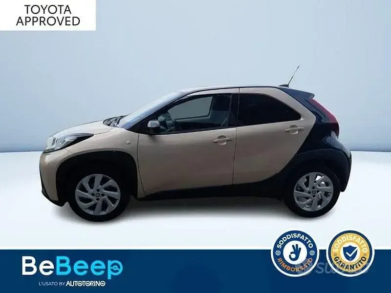 Usata Toyota Aygo X Trend 72 CV (52 kW) 2022 Beige SUV