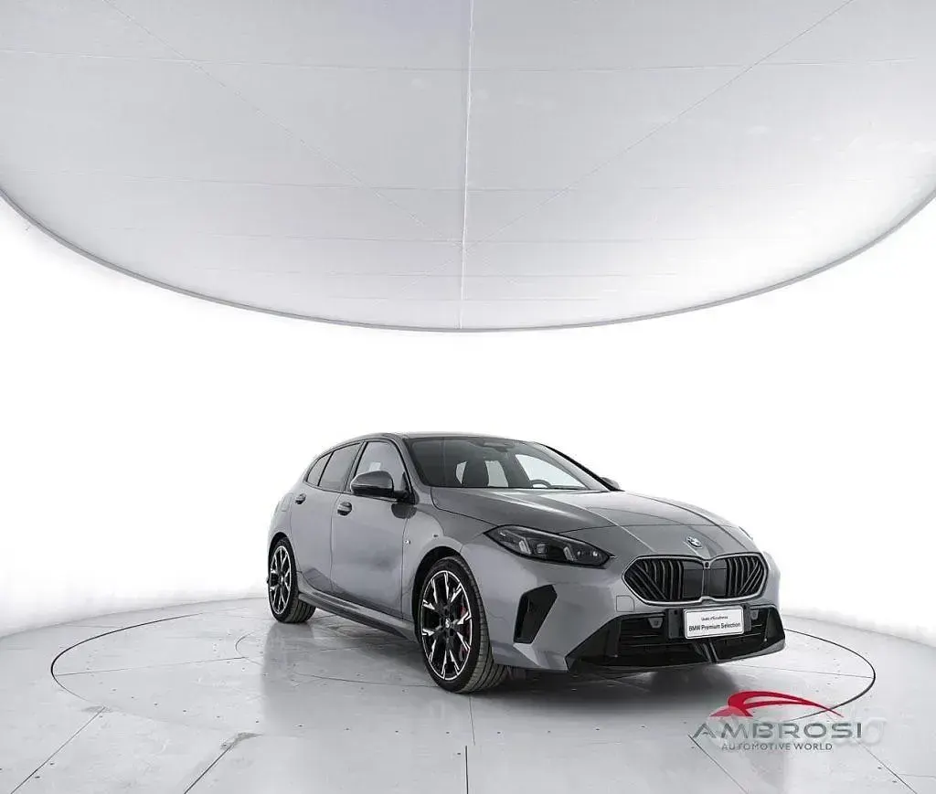 Gebraucht BMW 118 M Sport 150 PS (110 kW) 2025 Grau Kleinwagen