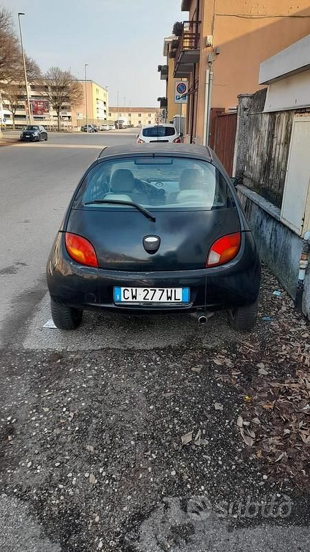 Usata Ford Deluxe 2005 Nero Utilitaria