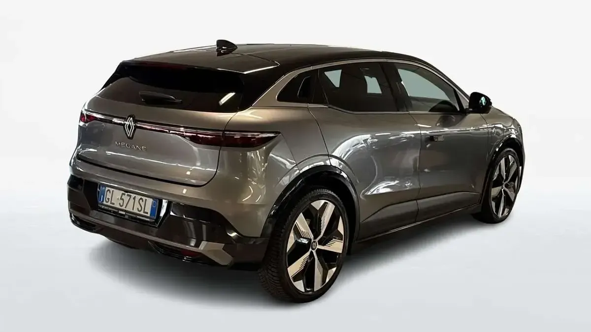 Usado Renault Megane E-Tech Techno 55 kW (75 CV) 2023 Gris Berlina