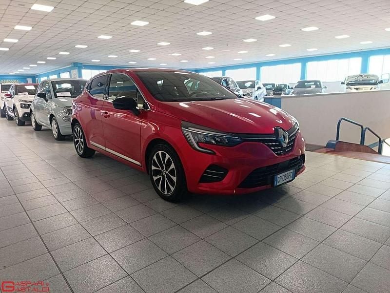 Usata Renault Clio V Techno 101 CV (74 kW) 2023 Rosso Utilitaria