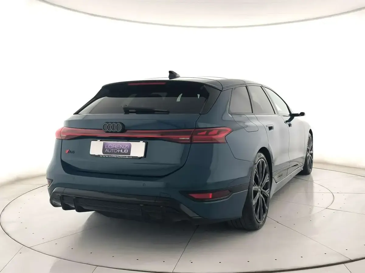 Usata Audi A6 e-tron Edition .1 119 kW (163 CV) 2025 Blu metallizzato Station wagon