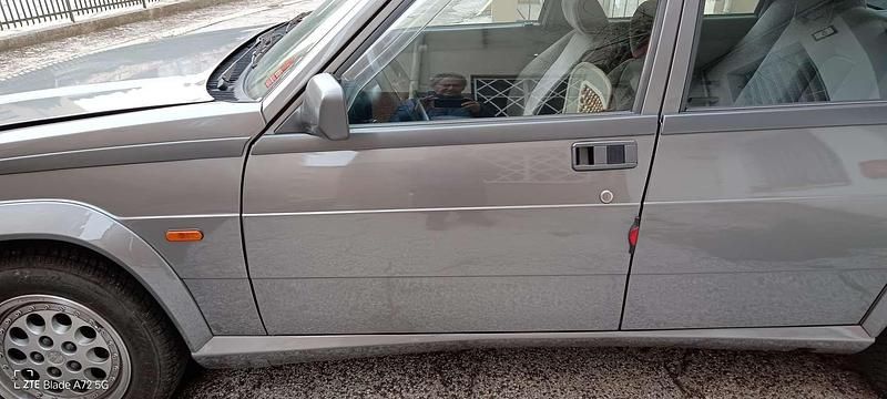 Usata Alfa Romeo 75 145 CV (106 kW) 1988 Argento Berlina